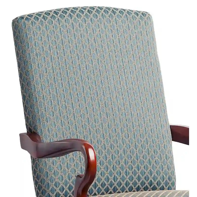 Akcentové křeslo s prohnutým opěradlem v třešňovém provedení