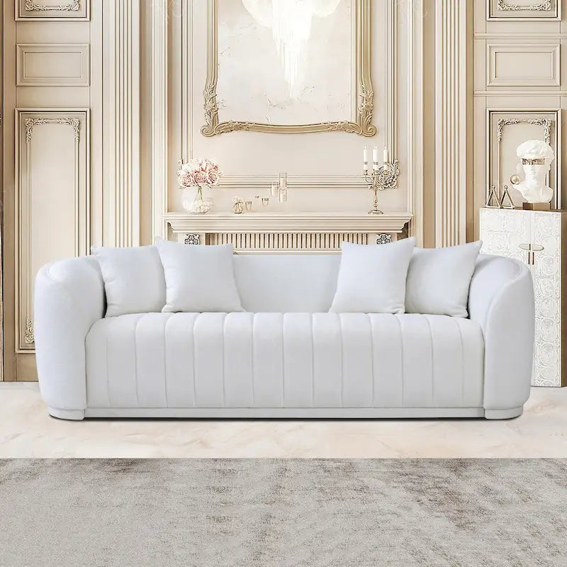 Luxusní pohovka Boucle v bílém provedení ve stylu Mid-Century Modern s pevně čalouněným opěradlem